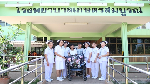 รับสิ่งของบริจาค จากคุณเพ็ญนภา ริดพันม่วง