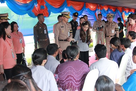 รับเสด็จ สมเด็จพระเจ้าลูกเธอ เจ้าฟ้าจุฬาภรณวลัยลักษณ์ อัคราชกุมารี เสด็จเยี่ยมหน่วยแพทย์ พอ.สว.และราษฎรพื้นที่จังหวัดชัยภูมิ วันจันทร์ที่ 4 เมษายน 2559 ณ โรงเรียนโนนกอกวิทยา บ้านนกเจ่า หมู่ที่ 2 ตำบลโนนกอก อำเภอเกษตรสมบูรณ์ จังหวัดชัยภูมิ