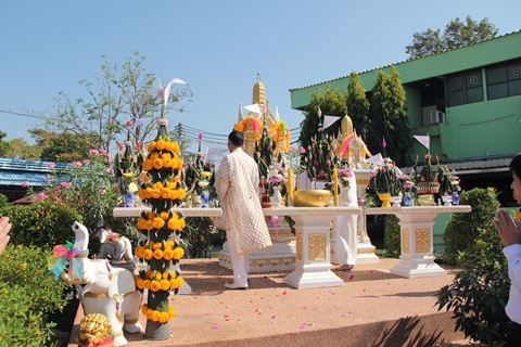พิธี ล้างศาลพระพรหม ศาลเจ้าที่ ศาลพระภูมิ ประจำปี 2560