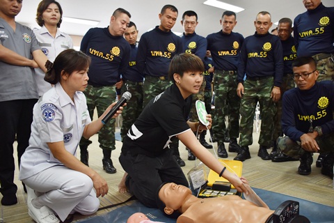 โครงการ “ทำความดีด้วยหัวใจ” ให้ความรู้และสอนทักษะการช่วยฟื้นคืนชีพ (Cardio Pulmonary Resuscitation)