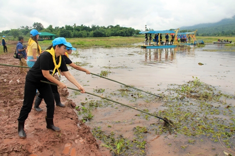 “ความสุขจากพ่อ สู่พื้นแผ่นดิน” กิจกรรมจิตอาสา พื้นที่เขื่อนโนนเขวา ตำบลโนนทอง อำเภอเกษตรสมบูรณ์