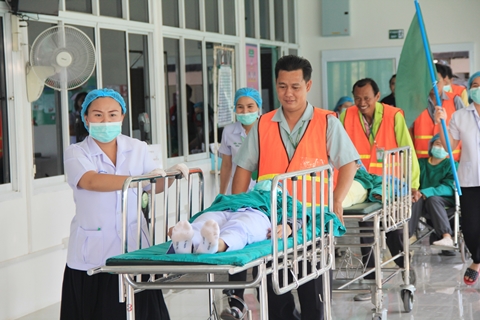 ซ้อมแผนเคลื่อนย้ายผู้ป่วย กรณีเกิดเหตุเพลิงไหม้ ณ หน่วยฟอกเลือด – ไตเทียม โรงพยาบาลเกษตรสมบูรณ์