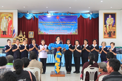 การมอบเครื่องนุ่งห่มกันหนาวให้แก่ผู้ประสบภัยหนาว ในพื้นที่อำเภอเกษตรสมบูรณ์ โดยสถานีกาชาดที่ 4 นครราชสีมา