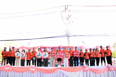 ปั่นข้ามลำน้ำพรม ชมบึงบัวเจ็ดสี