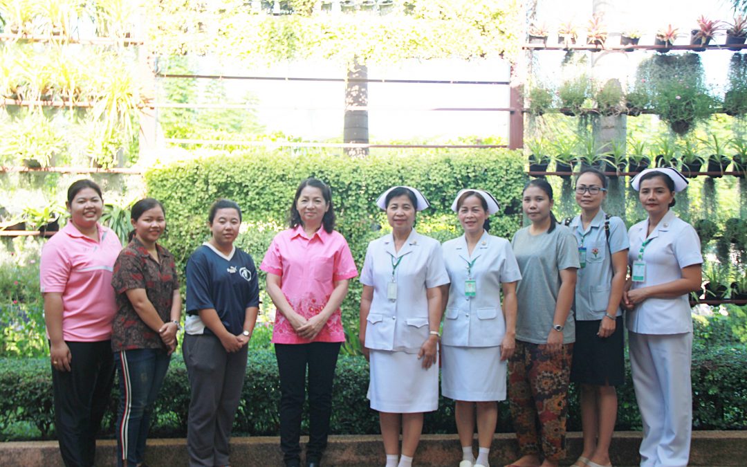 คณะครูจากโรงเรียนอนุบาลบ้านทับทิม อ.ภูเขียว จ.ชัยภูมิ ได้ทำการมอบสิ่งของที่ได้จากการร่วมทำบุญตักบาตรของนักเรียนและผู้ปกครอง ในกิจกรรมวันแม่ ประจำปี 2562