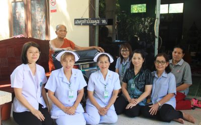 มอบรถเข็นชนิดนั่งให้แก่ พระครูชยานันทคุณ ชาลีพรมมา เจ้าคณะอำเภอเกษตรสมบูรณ์