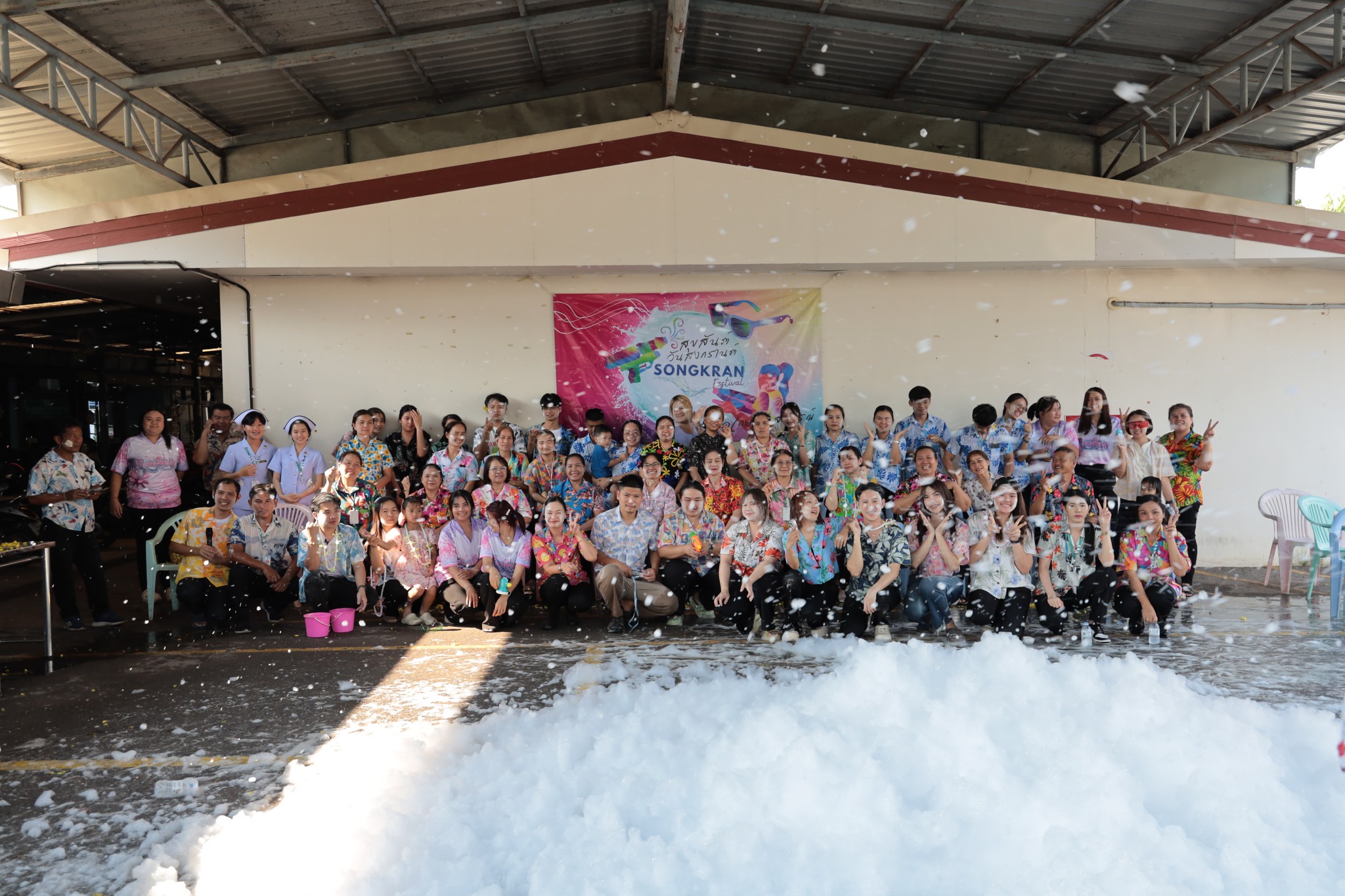 สืบสานประเพณีไทย คณะเจ้าหน้าที่โรงพยาบาลเกษตรสมบูรณ์ ร่วมทำกิจกรรมสรงน้ำพระ และรดน้ำดำหัวคณะผู้บริหาร วันที่ 10 เมษายน 2569 เวลา 15.00 น.